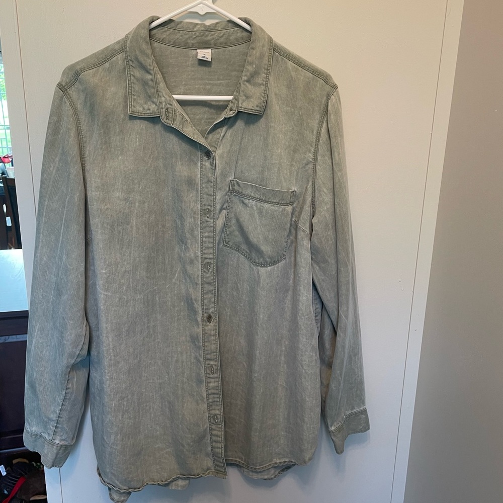 Woman’s Chambray